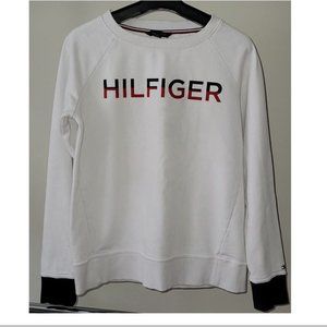 Tommy Hilfiger Sweater in medium size